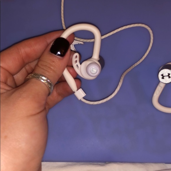 JBL/Under Armour wireless headphones - Picture 2 of 5